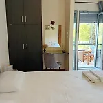 Eleni's קאטליוס